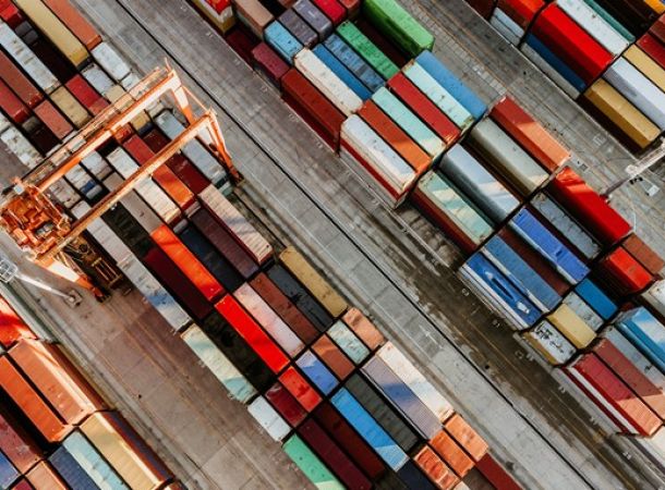 ports-français-la-douane-face-à-la-marée-blanche