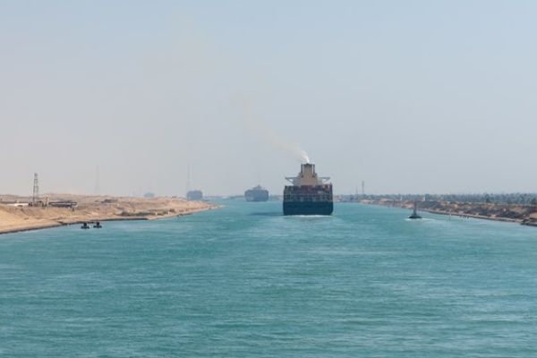 suez-canal-towards-a-resumption-of-traffic